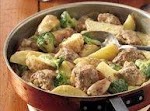 Creamy Meatballs and Potatoes was pinched from <a href="http://www.bettycrocker.com/recipes/creamy-meatballs-and-potatoes/fa65d24a-e5e7-473b-b327-3bdf36ef36ef" target="_blank">www.bettycrocker.com.</a>