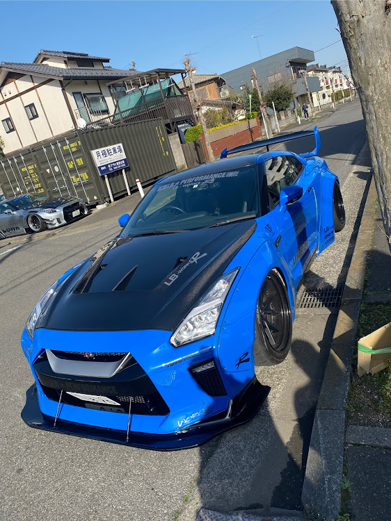 NISSAN GT-RのLIBERTYWALK・obuchimotors・LB★WORKS・LB★PERFOMANCE・GTR35に関するカスタム事例の投稿画像10枚目