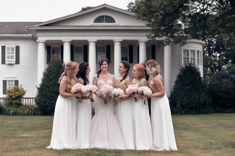 Φωτογράφος γάμων Alexander Zitser (weddingshot). Φωτογραφία: 24 Σεπτεμβρίου 2021