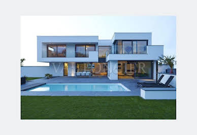 Villa 1