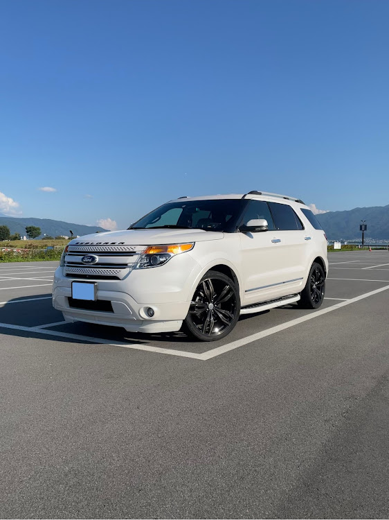 エクスプローラーの青空と愛車・ドライブ・桜と愛車・コロナウイルスに負けるなに関するカスタム事例の投稿画像1枚目