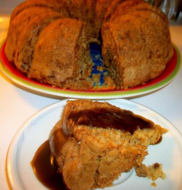 The Apple Barn Fresh Apple Pound Cake_image