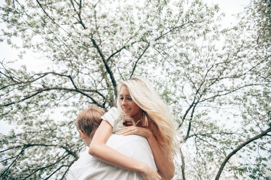 Fotógrafo de casamento Yuliya Podosinnikova (yulali). Foto de 22 de junho 2015