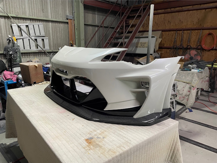 86のVARIS・仕様変更中・倉地塗装・ARISINGｰII・KOUKIに関するカスタム事例の投稿画像1枚目