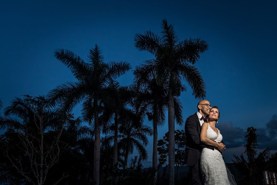 Wedding photographer Carina Rodríguez (altoenfoque). Photo of 8 November 2018