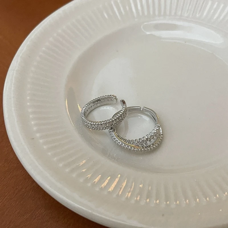 Exquisiter Kreuz-Diamantring Hochwertig Für Paare Frühlingskollektion Edler Schmuck Verlobung Hochzeit Geschenk Stilvoll