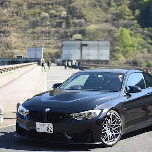 M4 クーペ F82