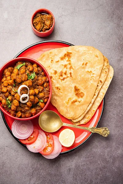 Chole Masala With 5 Butter Roti With Salad