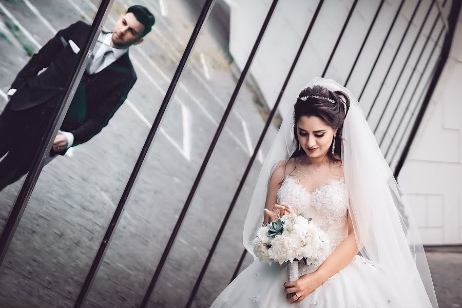 Fotografo di matrimoni Huck Sim (louterliefde). Foto del 9 febbraio 2022