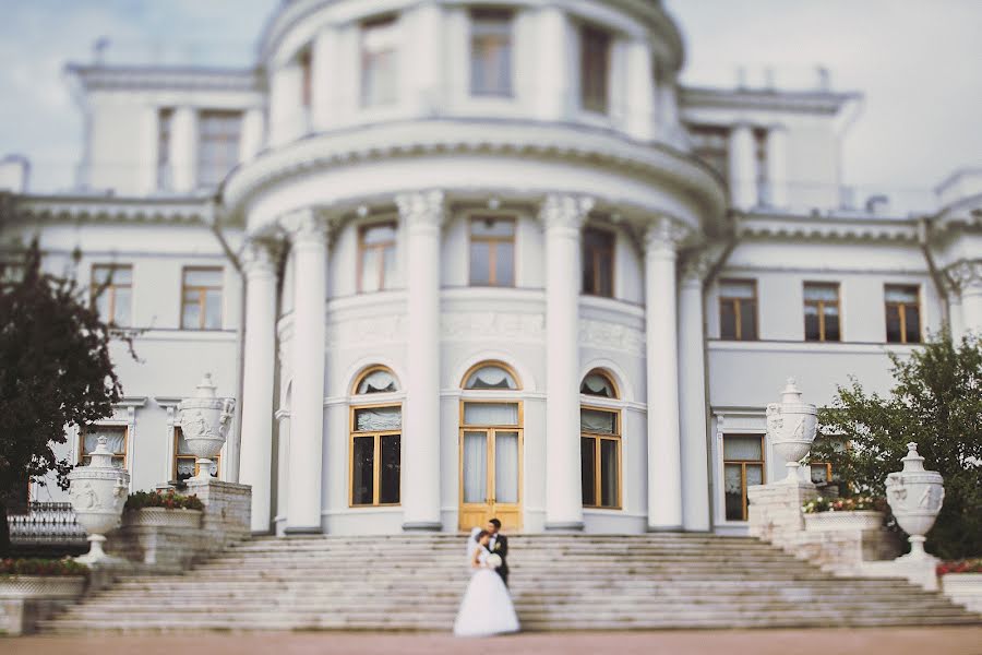 Fotógrafo de casamento Nazar Voyushin (nazarvoyushin). Foto de 25 de janeiro 2014