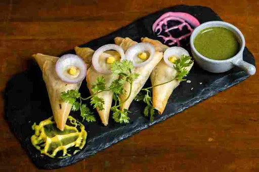 Palak Paneer Inspired Baked Samosa