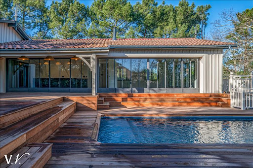Seaside house with pool and garden 5