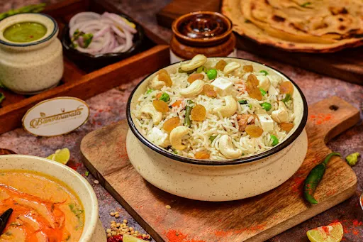 Kashmiri Pulao With Raita