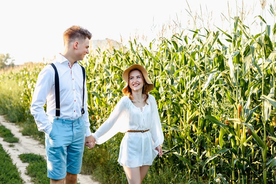 Wedding photographer Ekaterina Bezhkova (katyabezhkova). Photo of 3 August 2018