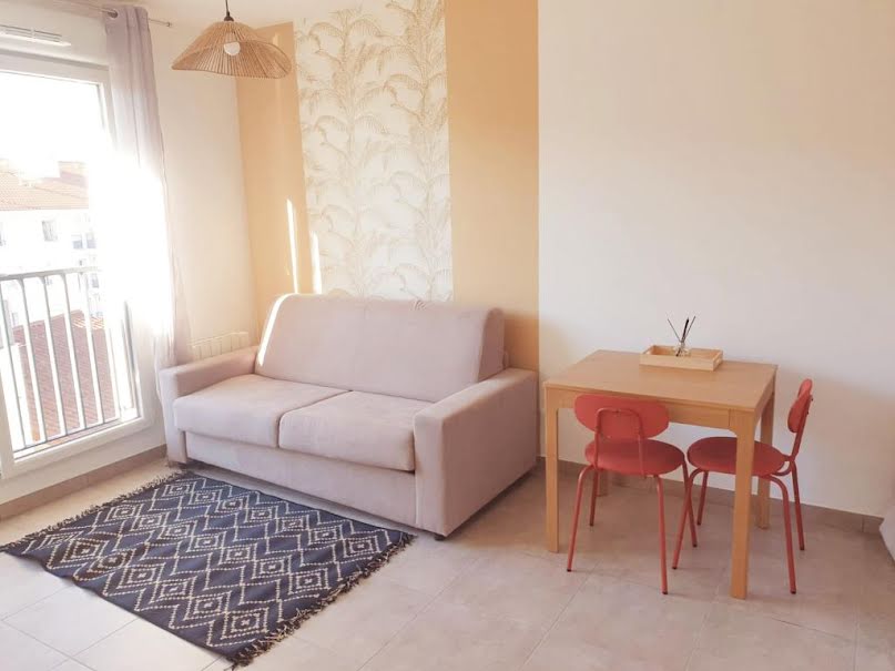 Location meublée appartement 1 pièce 30 m² à Venissieux (69200), 680 €