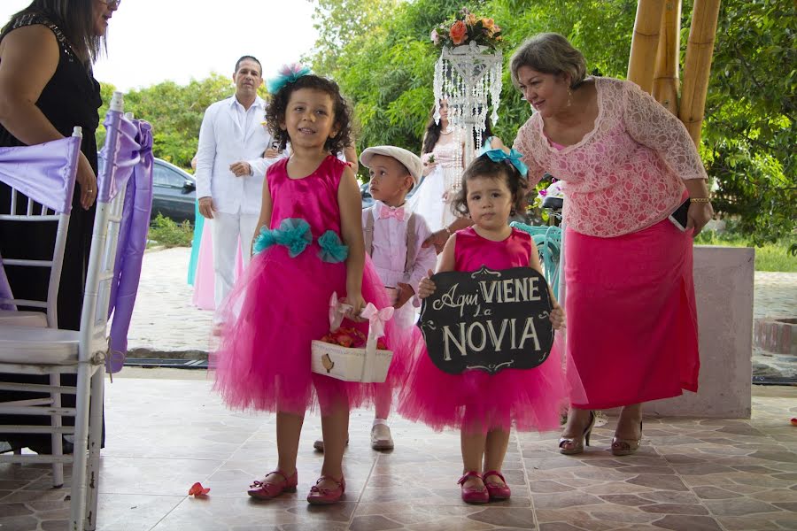 Fotógrafo de casamento Kevin Daniel Herrera Trujillo (danasproductions). Foto de 4 de outubro 2017