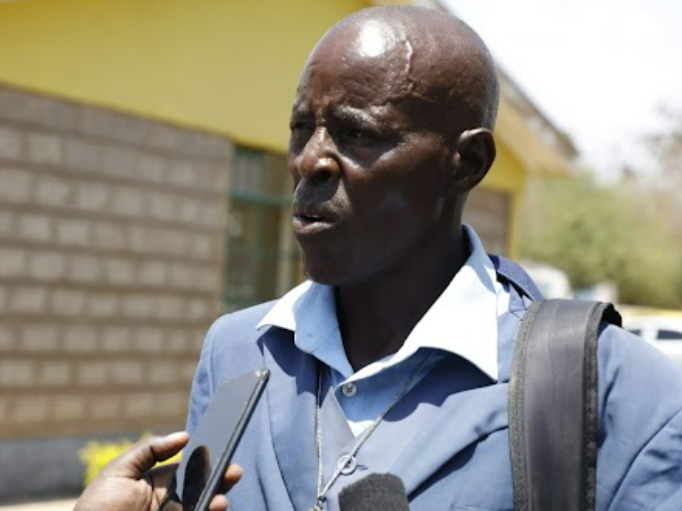 The deceased’s father Kioko Muli speaks to journalists outside Makindu Law Courts on October 11, 2023.