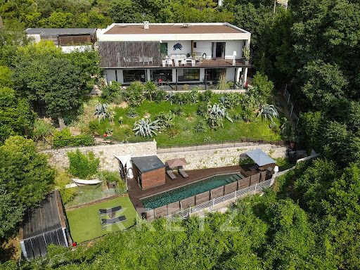 Maison avec piscine et terrasse 2