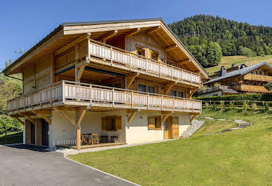 Chalet with terrace 13