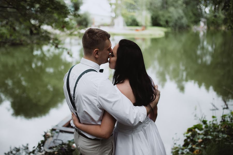 Fotógrafo de casamento Yuriy Kuzmin (kuzminproduction). Foto de 5 de fevereiro 2018