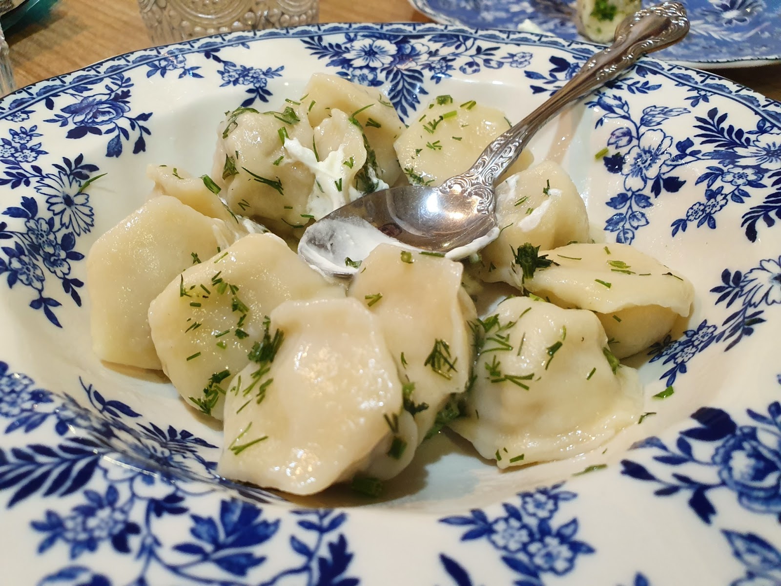 pelmeni with sour cream