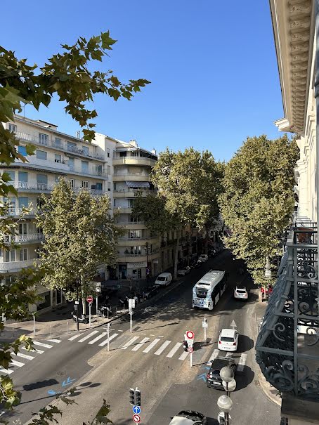 Location  appartement 3 pièces 59 m² à Cannes la bocca (06150), 1 170 €