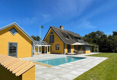 Villa with pool 3