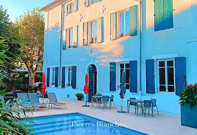 Maison avec piscine et terrasse 2