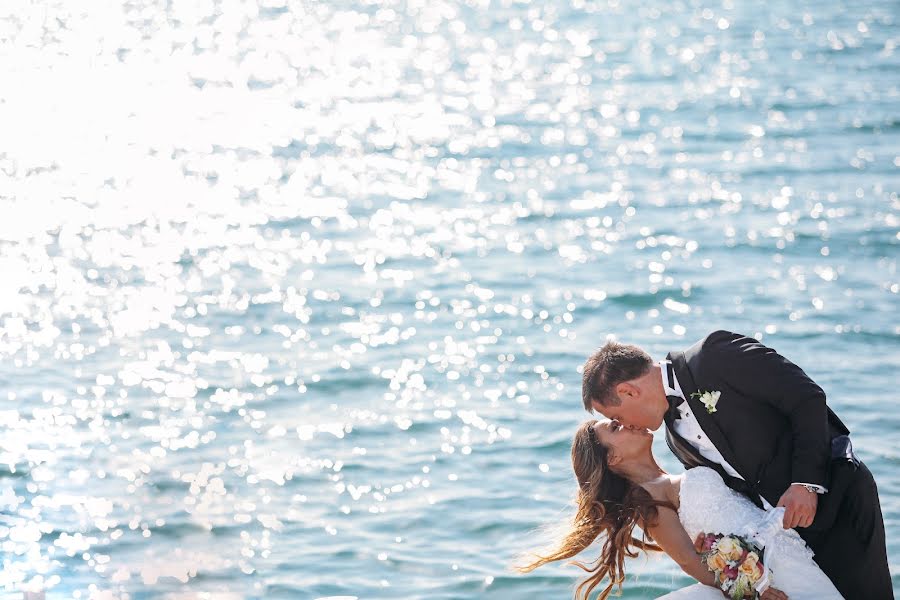 Fotógrafo de casamento Flor Abazi (florabazi). Foto de 4 de janeiro 2016