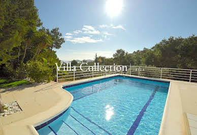 Villa with pool and terrace 5