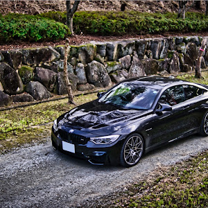 M4 クーペ F82