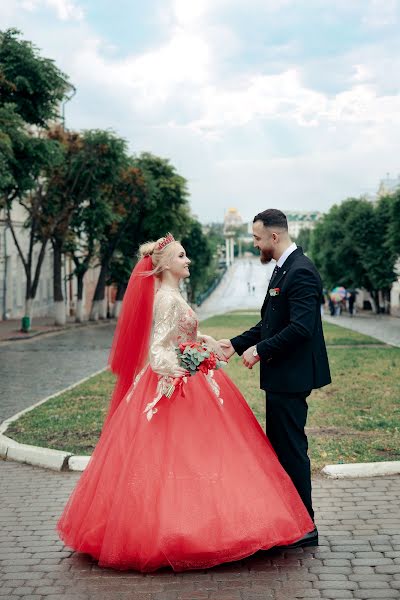 Fotógrafo de casamento Aleksandr Savenkov (savuchka57). Foto de 4 de julho 2023