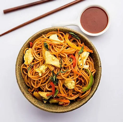 Egg Hakka Noodles