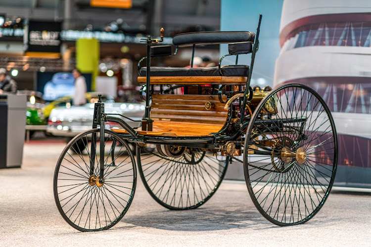 A replica of the Benz Patent-Motorwagen will also be on display.