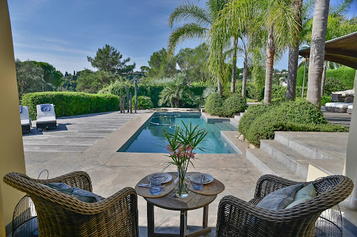 Villa avec piscine et jardin 4