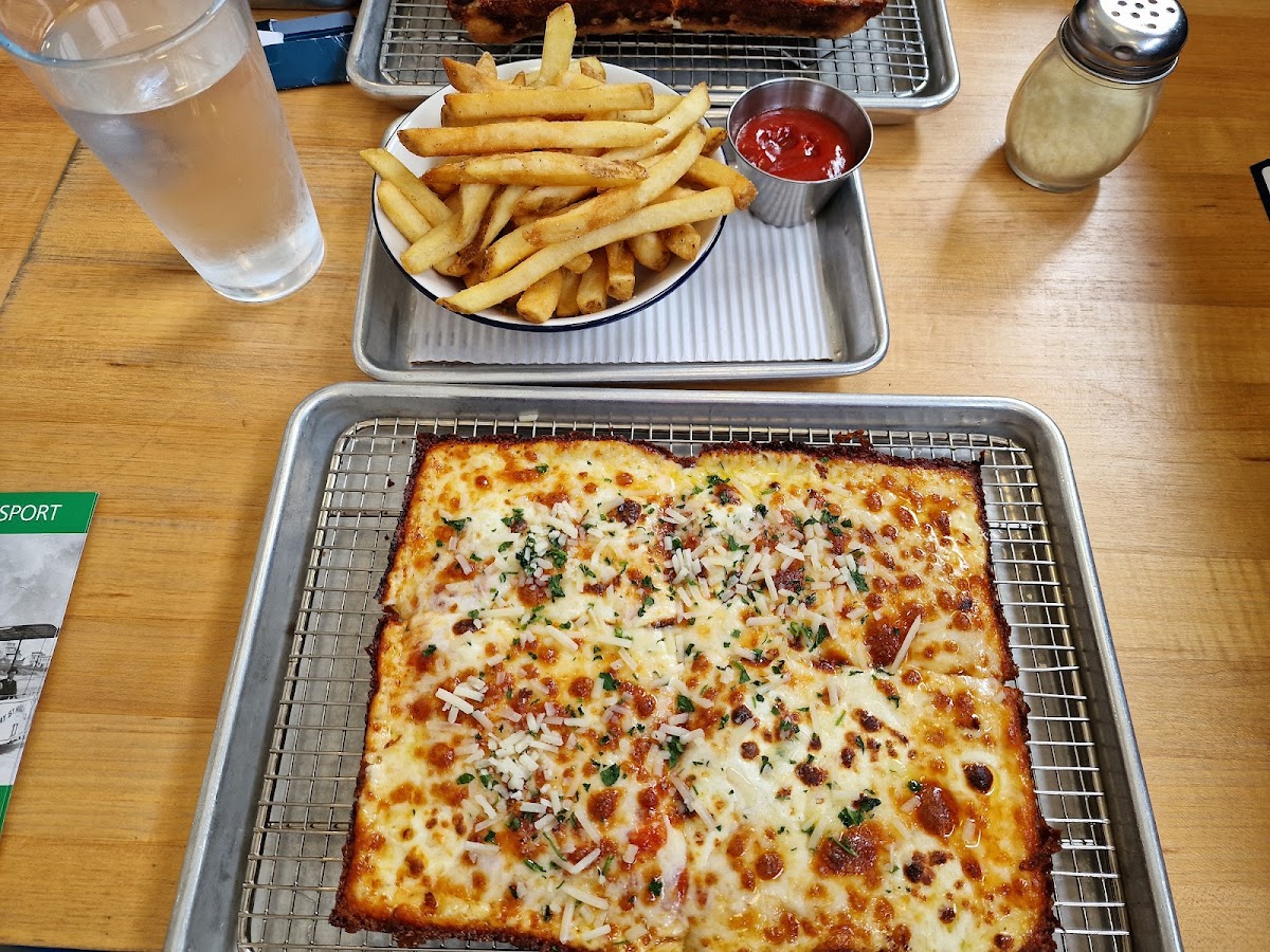 GF Regular Square (Margherita) & Fries
