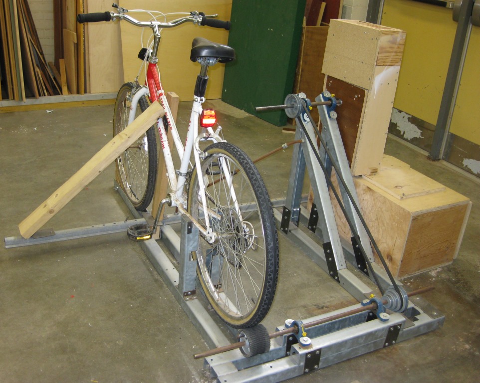 IMG_0348_PedalPowerGrinder_Compr.jpg