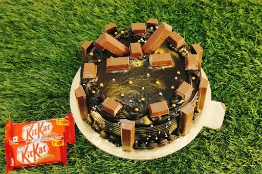 KitKat Chocolate Cake [500 Grams]