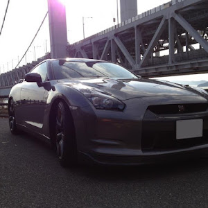 NISSAN GT-R