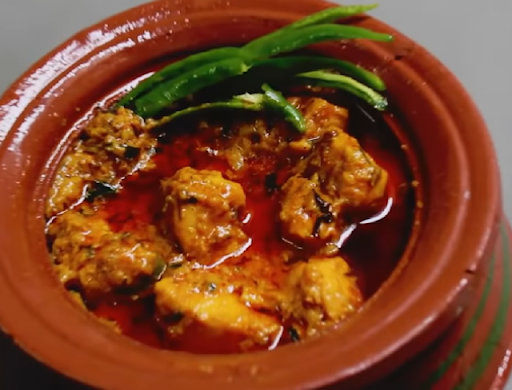 Chicken Champaran Handi/ Matka Half (700 Gm Gross)