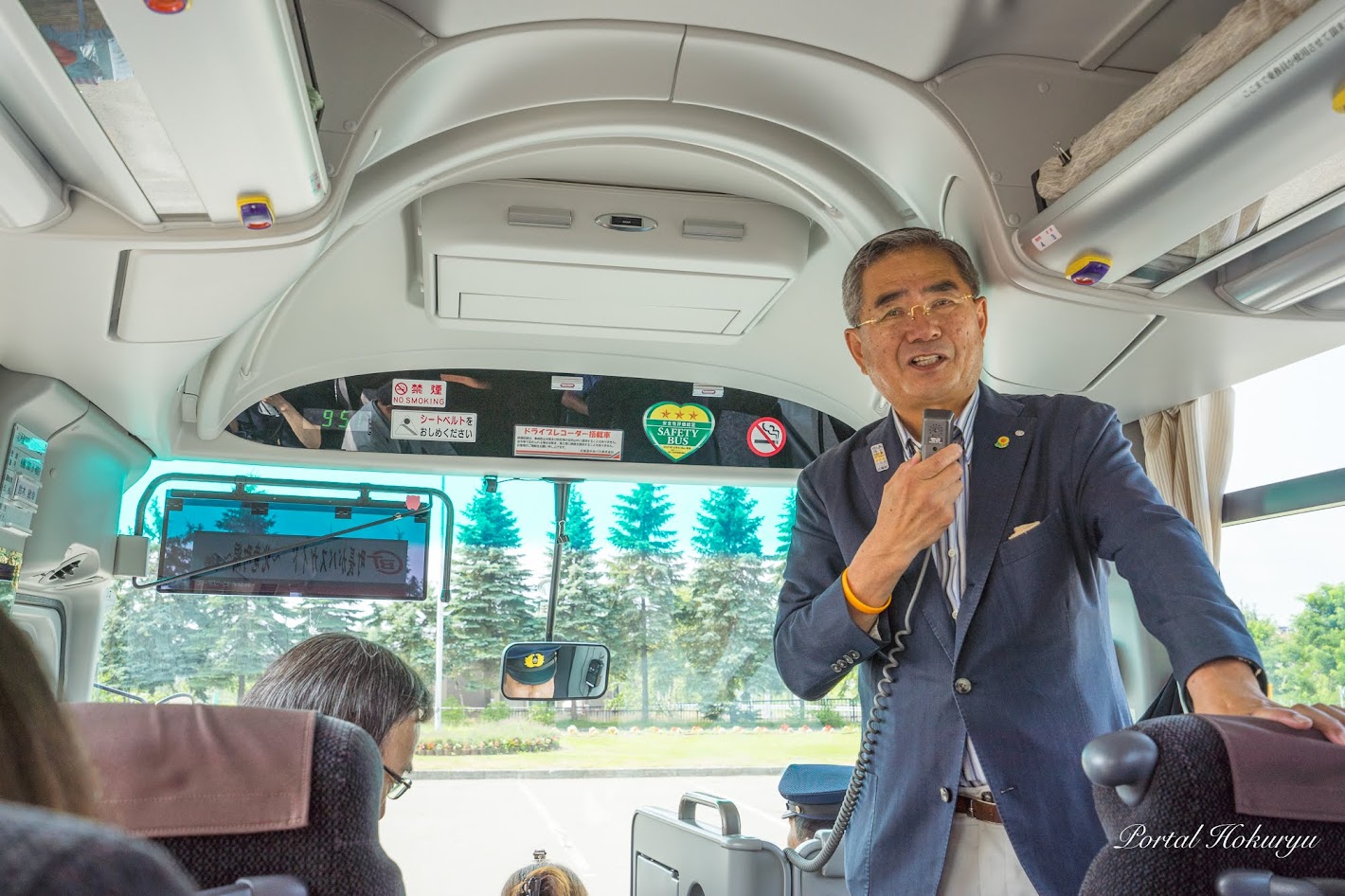 ガイド中の佐野町長