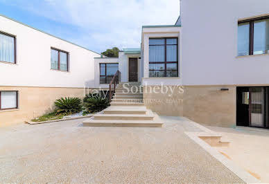 Villa with garden and terrace 4