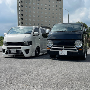 ハイエースバン TRH200V