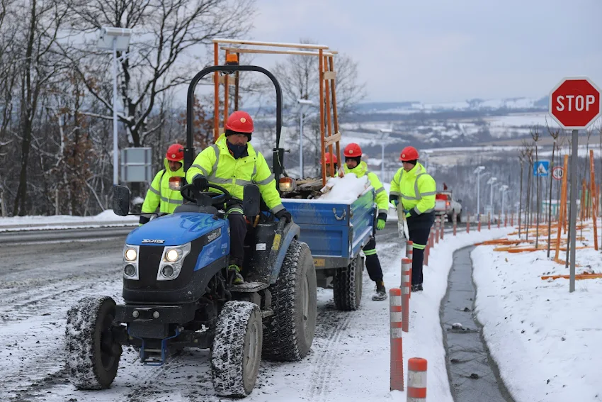 Kompanija Srbija Ziđin Majning održava puteve tokom zime na području rudnika Čukaru Peki