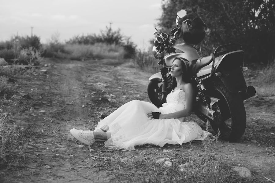婚礼摄影师Kseniya Yarkova（yagradi）。2016 8月9日的照片