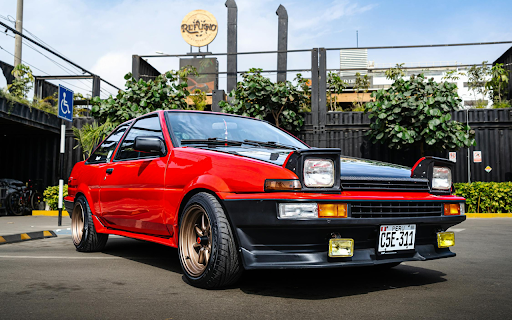 old red car Preview 1