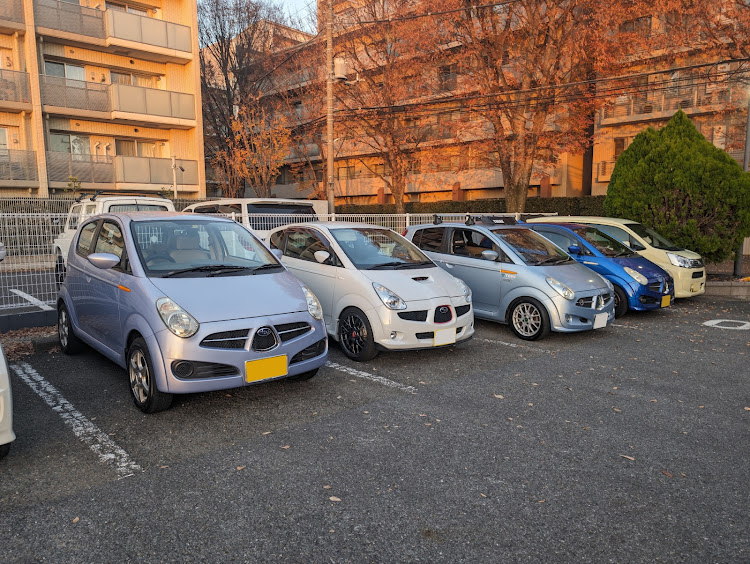R2のオフ会・パン食い・成城でランチざます・ローアングルショット・夕日に輝くあなたの愛車に関するカスタム事例の投稿画像2枚目