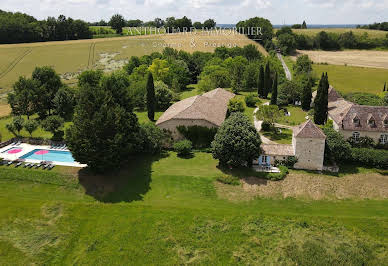 Propriété avec piscine et jardin 3