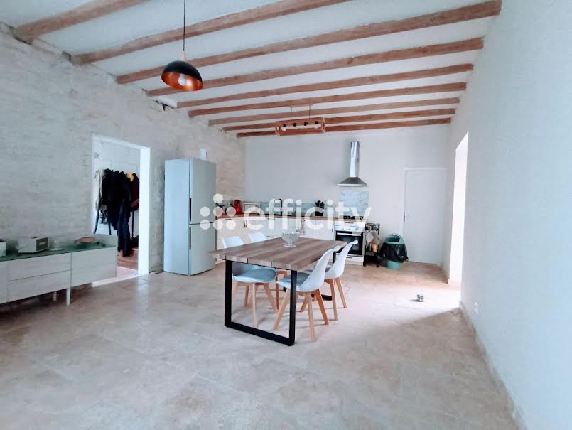 Vente maison 7 pièces 113 m² à Lencloître (86140), 101 000 €