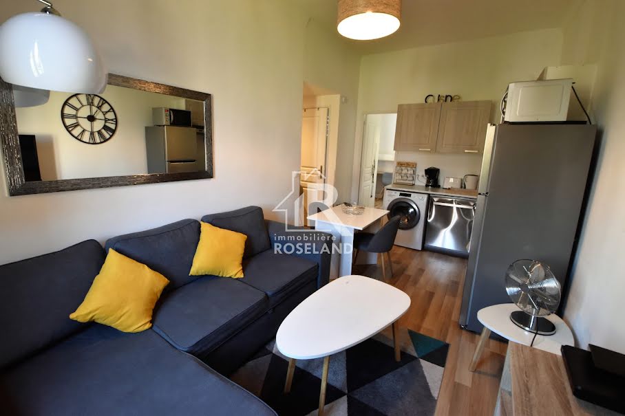 Location meublée appartement 3 pièces 37 m² à Nice (06000), 1 280 €
